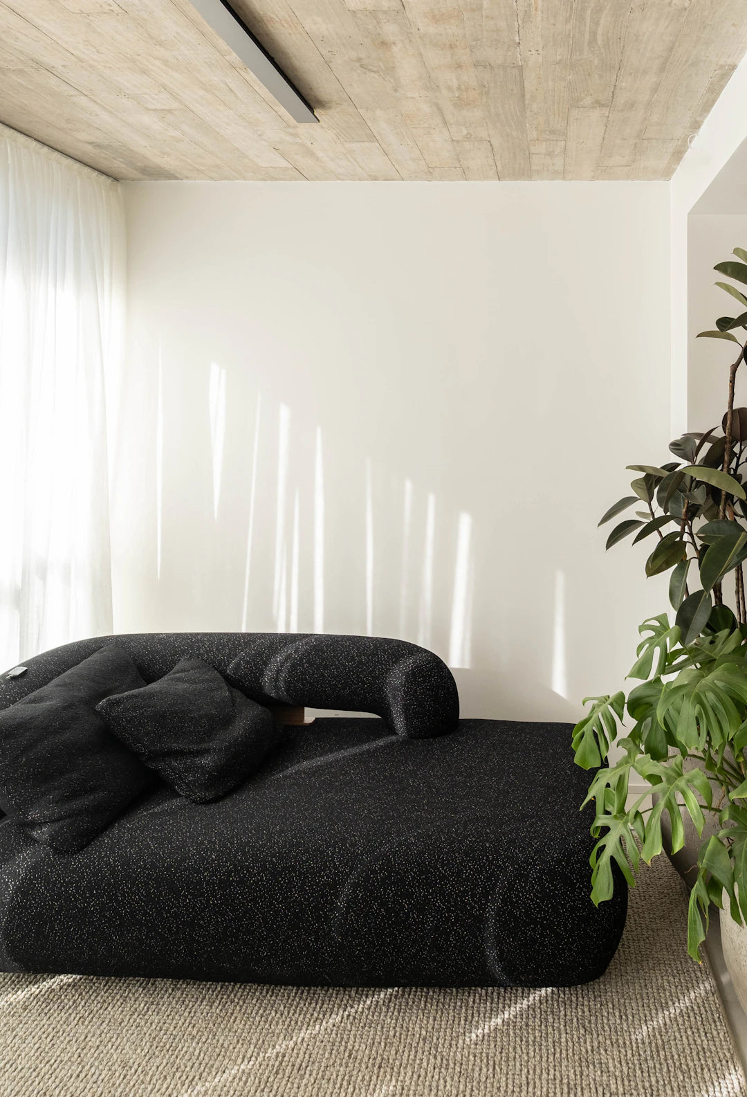 Creating a Cozy Atmosphere with a Sofa Bed